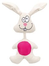 Weißer Stoffhase mit großen Ohren, rosa Nase und pinkem Bauch auf weißem Hintergrund.