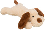 Beiges Stoffspielzeug in Hundeform mit braunen Ohren und Schwanz, liegend dargestellt.