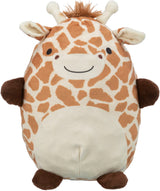 Weiches Stofftier in Form einer sitzenden Giraffe mit braunem und beigem Muster, lächelndes Gesicht und Hörner.