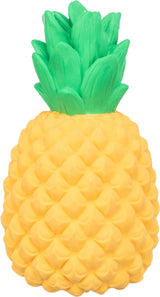 Gelbes Objekt in Form einer Ananas mit grünen Blättern oben, strukturiert und plastisch dargestellt.