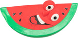 Rote und grüne Melonenscheibe mit fröhlichem Gesicht inklusive großer Augen und einem breiten Lächeln.