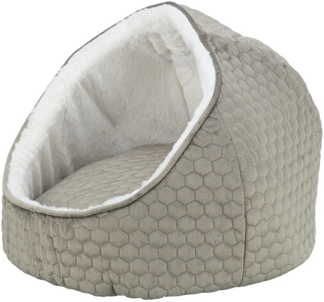 Ein graues, kuppelförmiges Polsterbett mit hexagonalem Muster und weißem, weichem Innenfutter.