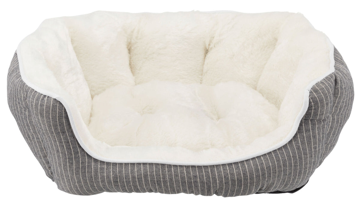 Graues, gestreiftes Tierbett mit weichem, weißem, plüschigem Innenfutter.