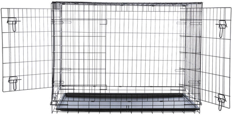 Hundebox aus Metall mit zwei geöffneten Türen und herausnehmbarer Kunststoffwanne auf weißem Hintergrund.