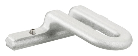 Silbernes, metallisches Bauteil mit gebogener Form und einer Schraube auf flacher Oberfläche.