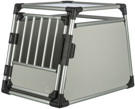 Silberfarbener Transportkäfig aus Metall mit Gittertür und stabilen Eckverbindungen aus schwarzem Kunststoff.