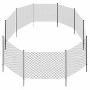 Ein kreisförmiger, schwarzer Metallzaun aus Gittergeflecht mit mehreren vertikalen Pfosten.