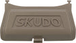 Braune Kunststoffabdeckung mit der Aufschrift "SKUDO" in der Mitte.