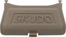 Braune Kunststoffabdeckung mit der Aufschrift "SKUDO" in der Mitte.