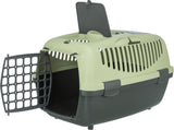 Grüne Transportbox mit schwarzem Gittertürchen und einer oberen Klappe, geeignet für den Transport kleiner Tiere.