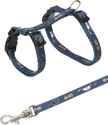 Blaues Geschirr und Leine mit Katzenmotiven, Kunststoffverschlüsse und Metallhaken gut sichtbar.
