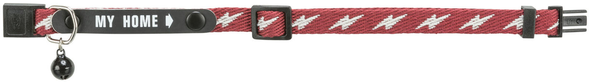 Roter und weiß gestreifter Kragen mit schwarzem Clip, Glocke und Text "MY HOME" auf schwarzer Fläche.