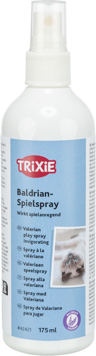 Sprayflasche mit blauem Etikett, darauf steht "Trixie Baldrian-Spielspray", enthält 175 ml, daneben ein Katzenbild.
