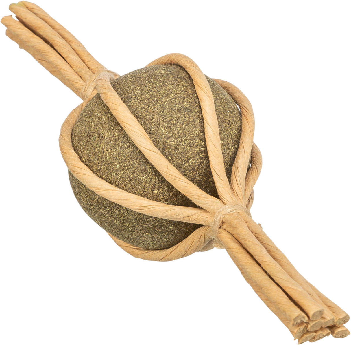 Ein brauner Ball aus faserigem Material mit umwickelten hellen Seilen auf weißem Hintergrund.