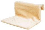 Beige, plüschige Liegematte mit umklappbarem Rand auf weißem Hintergrund.