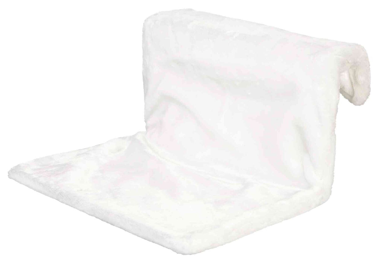 Weiße, weiche Oberfläche und ein dazu passender erhöhter Rand, beides aus einem flauschigen Material.