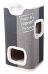Grauer Kratzbaum mit beigen Plüschrändern, zwei Ausschnitten und gesticktem "home sweet home"-Schriftzug.