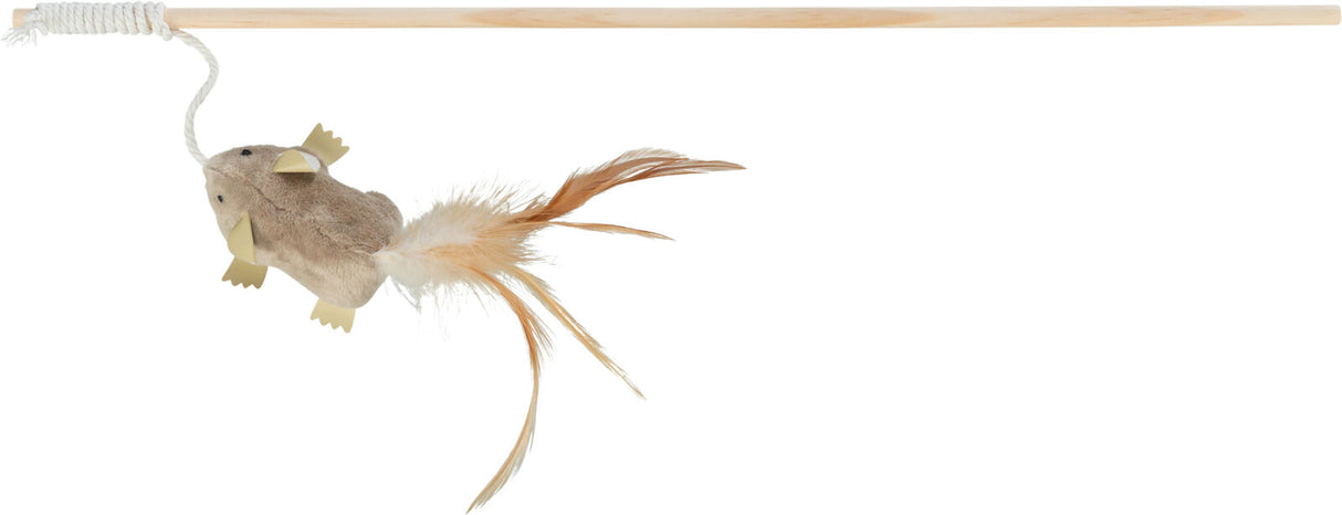 Spielzeugangel mit Holzstab, daran befestigt ein plüschiger Fisch mit Federn und Flossen in Brauntönen.