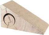 Keilförmiger Kratzbaum aus hellbraunem, strukturiertem Material mit Holzmaserung und runder Aussparung an der Seite.
