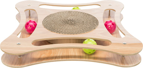 Holzspielzeug mit mehreren bunten Kugeln und einem zentralen Kratzbrett aus Wellpappe.