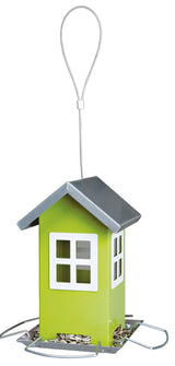 Grünes Vogelhaus mit silbernem Dach und Fensterdesign, aufgehängt an einem Draht, gefüllt mit Sonnenblumenkernen.