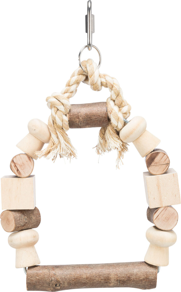 Holzspielzeug mit Naturseil, runde und quadratische Holzstücke, an Metallhaken hängend.