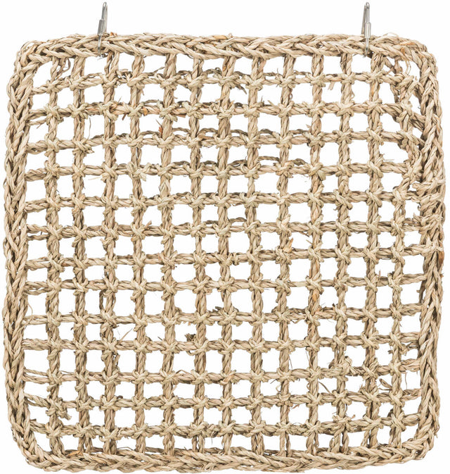 Rechteckiges geflochtenes Netz aus beigem Naturmaterial mit eckigem Muster und Metallhaken an der Oberkante.