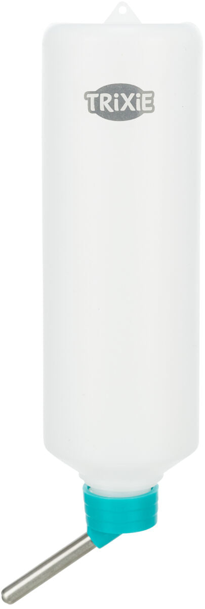 Weiße Trinkflasche mit türkisfarbenem Deckel und Metallrohr, Aufdruck "TRIXIE" auf der Flasche.