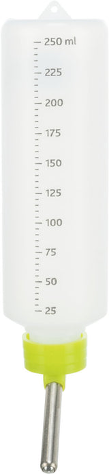 Transparente Flasche mit Messskala bis 250 ml und grünem Deckel, unten Metallauslauf.