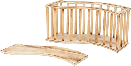 Holzkorb mit abnehmbarem Deckel in natürlicher Holzmaserung, Form rechteckig mit wellenförmigen Kanten.
