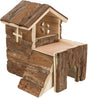 Holzhaus-Modell mit Rindenverkleidung und schrägem Dach, kreisförmige Fenster und offene Türe im unteren Bereich.