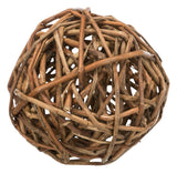 Eine Kugel aus ineinander verflochtenen braunen Ästen mit naturalistischer Struktur.