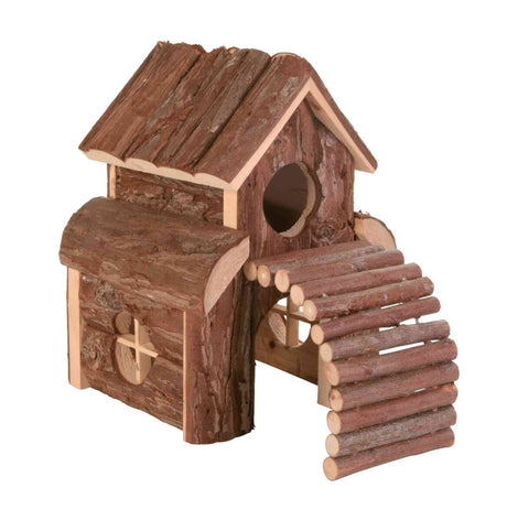 Kleines Holzhaus mit Rinde, Fenster, Tür und gebogener Holzbrücke, natürlicher brauner Farbton.