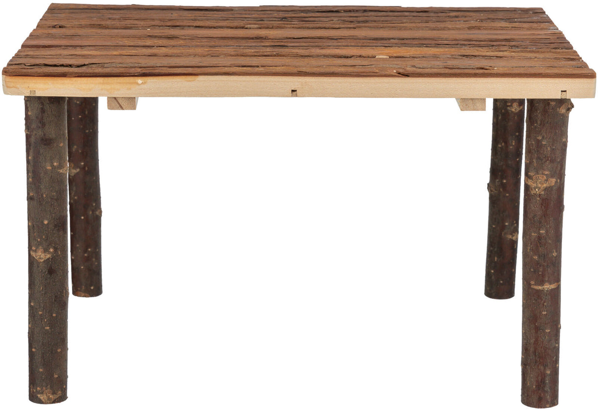 Ein rechteckiger Tisch mit brauner Holzplatte und vier runden, naturbelassenen Holzbeinen.