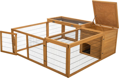 Holzgehege mit Gitterwänden und -dächern, eine geöffnete Tür an der Seite und ein aufklappbarer Deckel auf der rechten Seite.