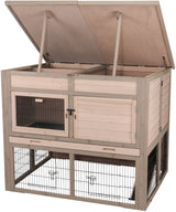 Holzgestell mit Drahtgitter, obere Klappe geöffnet, Fronttüren mit Verriegelung, rechteckiger Aufbau, beige und braun.