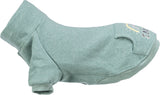 Grüner Hundemantel mit Kapuze und aufgedrucktem Regenbogen, seitliche Ansicht.