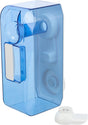 Blauer, transparenter Behälter mit weißem, abnehmbaren Deckel und eingebauten Mechanismus sichtbar im Inneren.
