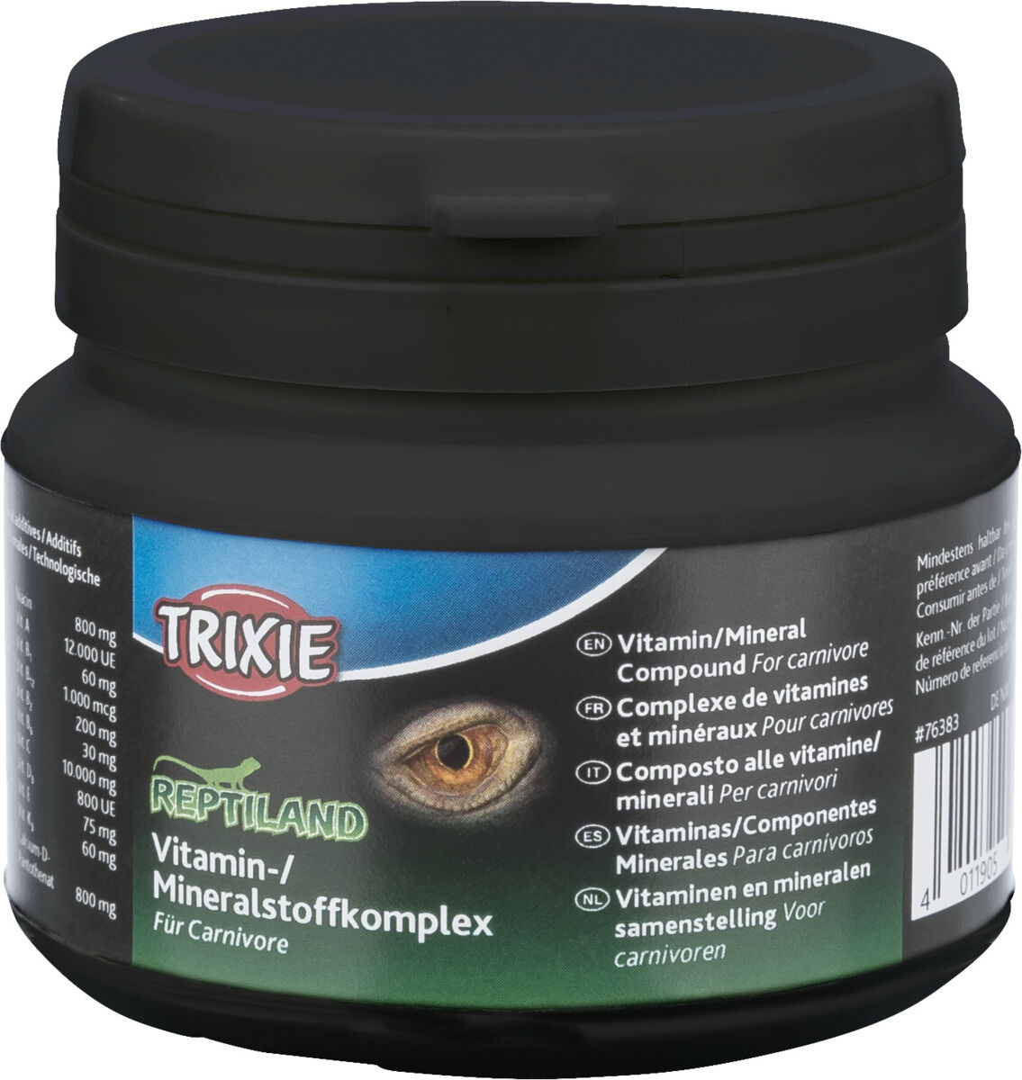 Schwarzes Kunststoffgefäß mit blau-grünem Etikett, Aufschrift "TRIXIE Reptiland Vitamin-/Mineralstoffkomplex für Carnivore", Abbildung eines Reptilienauges.