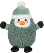 Plüschspielzeug in Form eines Pinguins mit grünem Körper, oranger Nase, rosa Wangen und Mütze mit weißem Bommel.