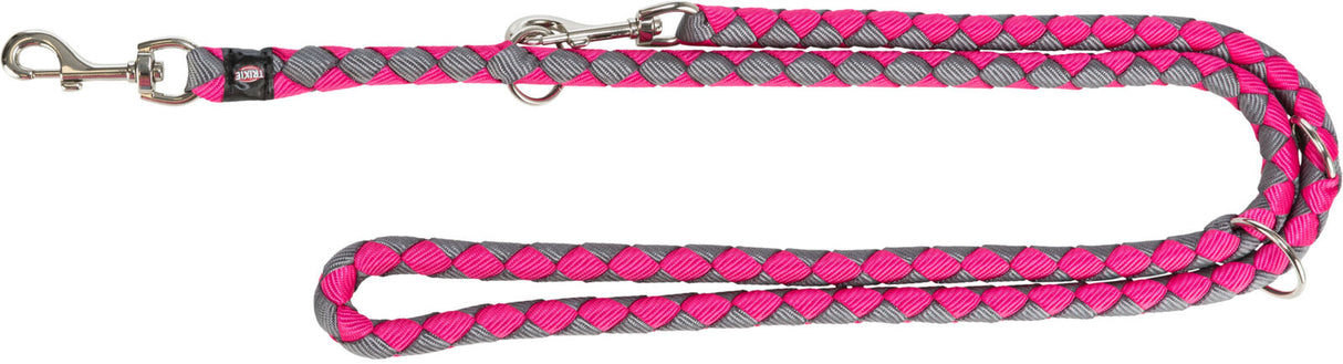 Geflochtene Leine in Pink und Grau mit zwei Karabinerhaken, einem D-Ring und einem kleinen Etikett.