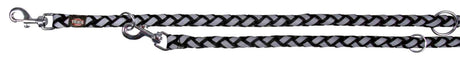 Geflochtene Hundeleine in Schwarz und Grau mit zwei Karabinerhaken und Metallring, roten "Trixie"-Label.