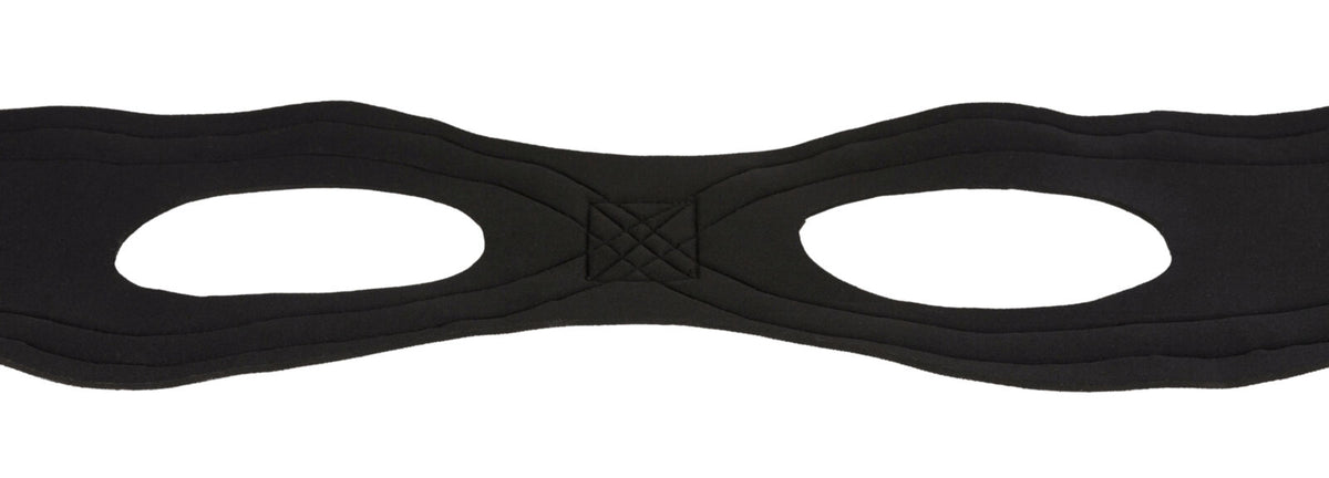 Schwarze Augenmaske mit zwei großen Augenöffnungen und gestepptem Detail in der Mitte.