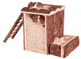 Holzhaus mit Rindenstruktur, Leiter und zwei Mäusen, eine oben, die andere im Sägespänegefüllten Hohlraum.